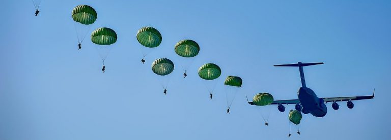 Fallschirmspringer-Aktion verhindert Autogottesdienst an Kantate!